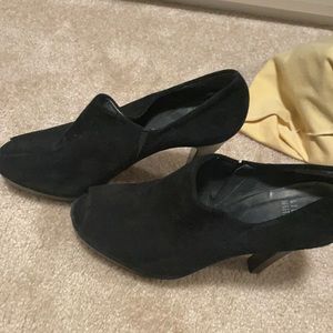 stuart weitzman heals